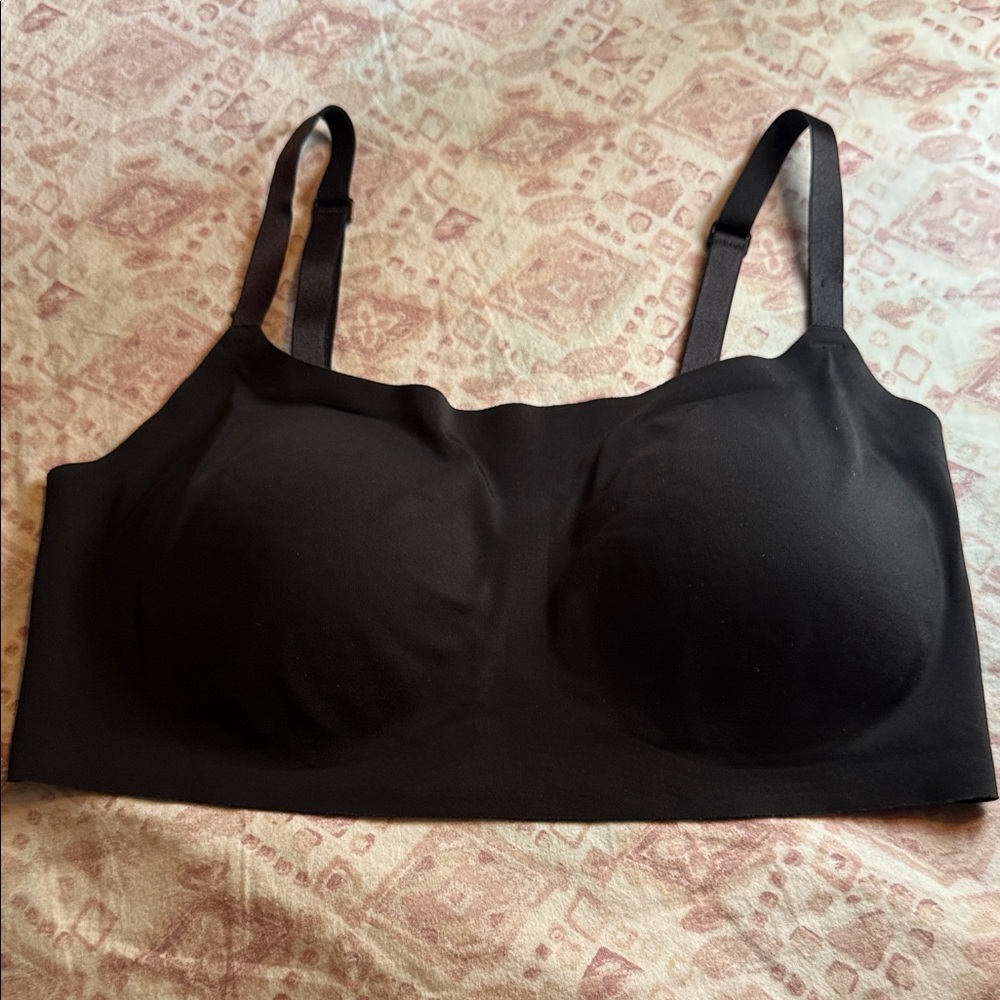 Elegant Black Seamless Bra